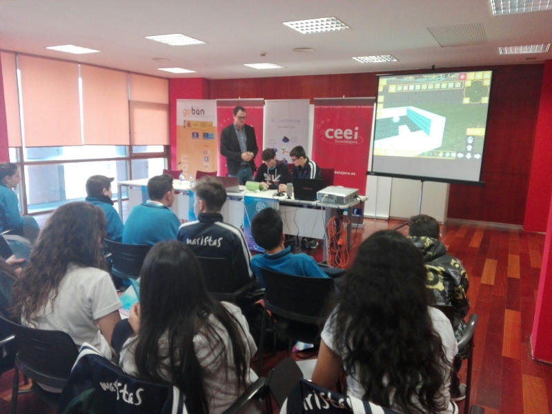 Cientos de alumnos se divierten mientras desarrollan sus competencias con The Education District